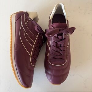 Vince Oasis Runner burgundy Sneakers NEW Size: 6